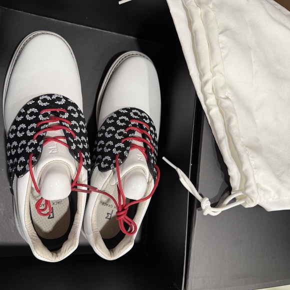 NWT Jack Grace Women's Golf Shoes and extra saddle cover, never worn, Size 7.5 - Picture 9 of 11